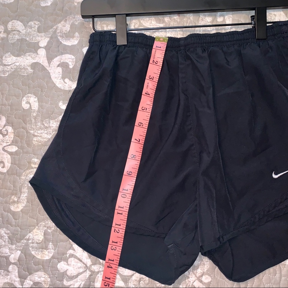 Women’s Nike Dry Fit Shorts - Picture 4 of 5